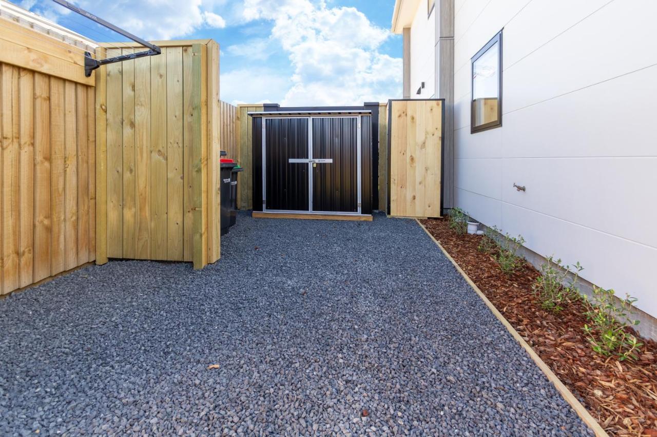 Beachside Bliss: 1 Bed 1 Bath Christchurch Eksteriør bilde