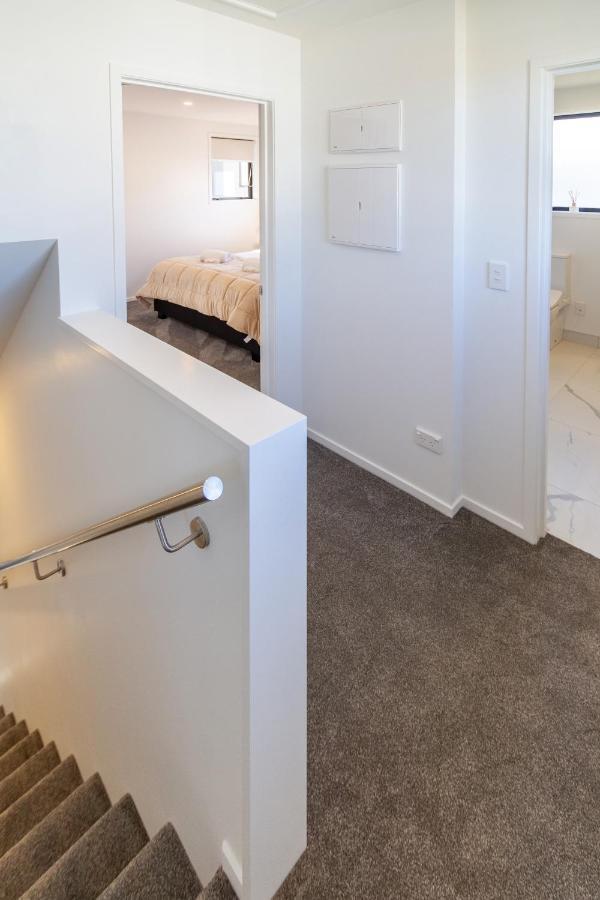 Beachside Bliss: 1 Bed 1 Bath Christchurch Eksteriør bilde